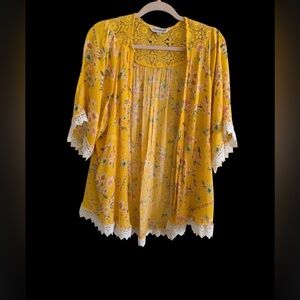 NWOT Davi & Dani Kimono-Cardigan. Sized at a S but can fit any size.